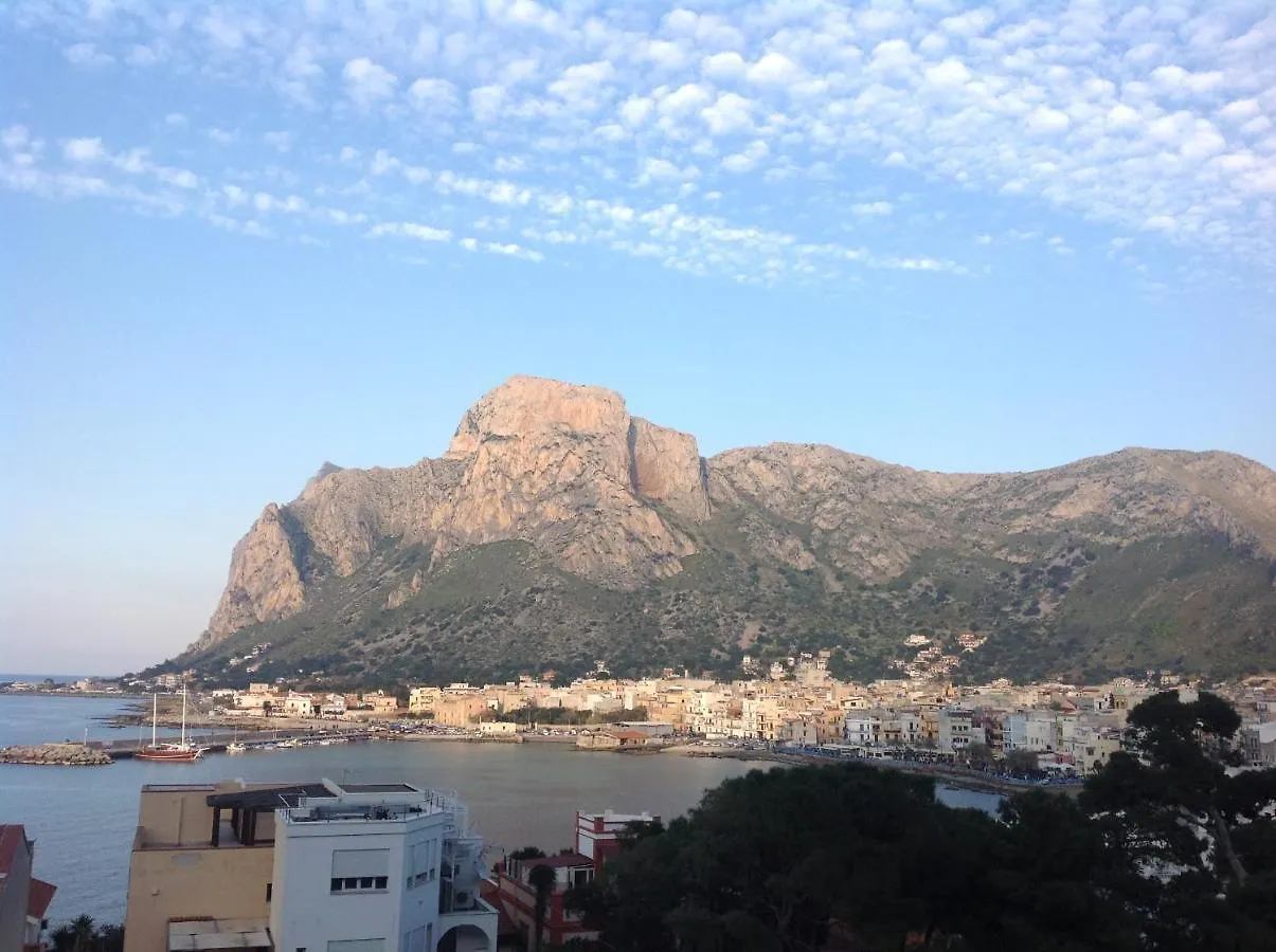 *** Bed & Breakfast B&B Tiffany Sferracavallo Palermo Italy