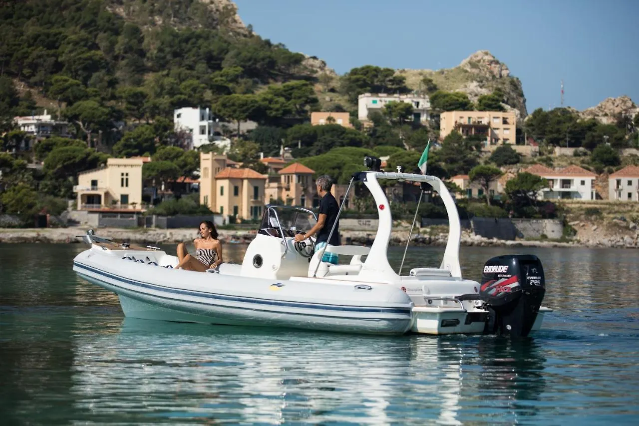B&B Tiffany Sferracavallo Palermo 3*,