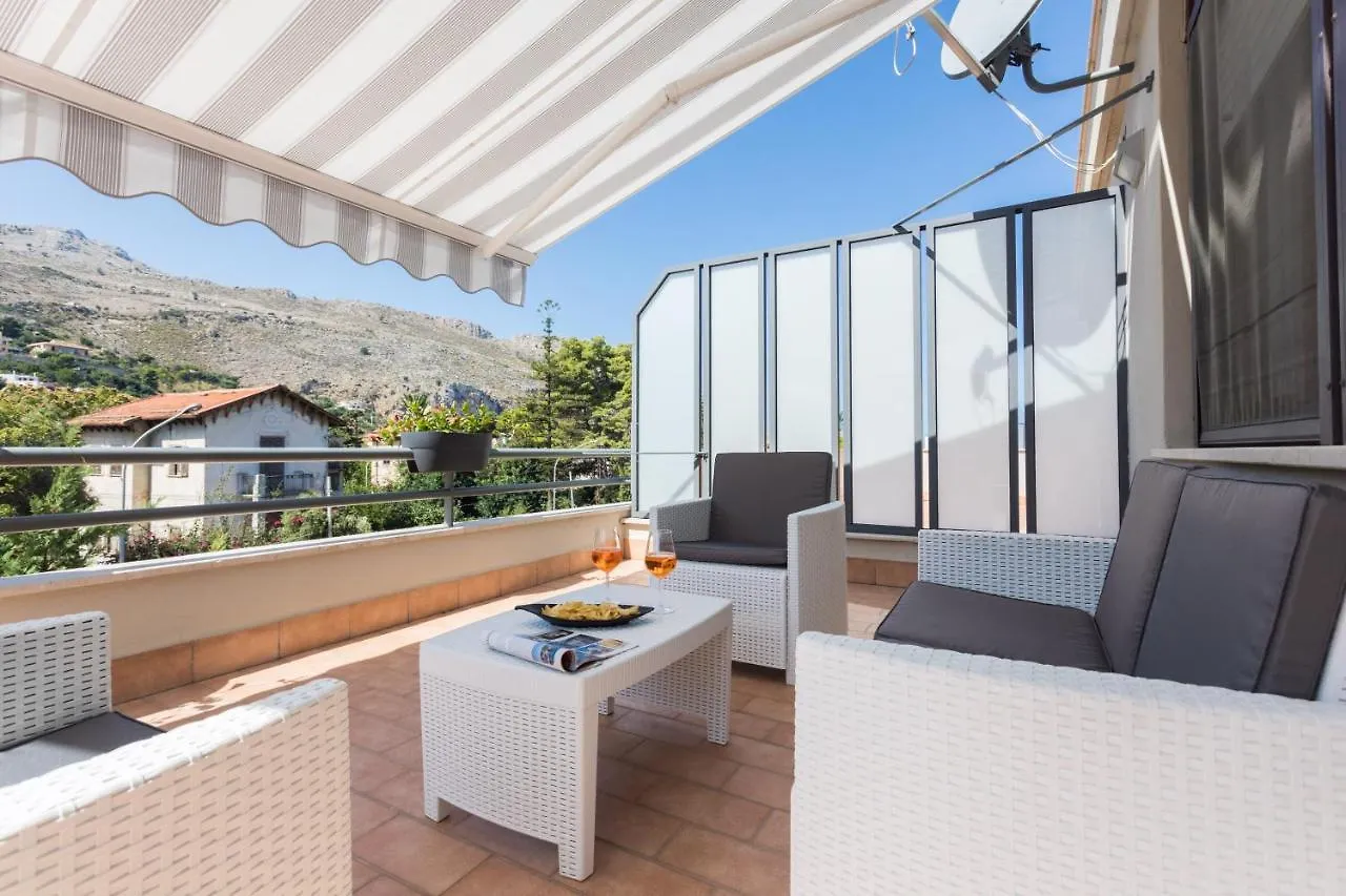 *** Bed & Breakfast B&B Tiffany Sferracavallo Palermo Italy