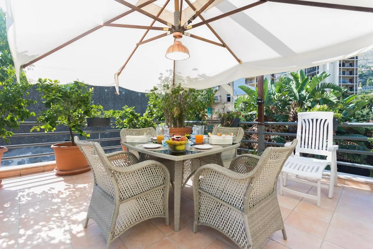B&B Tiffany Sferracavallo Palermo 3*,  Italy